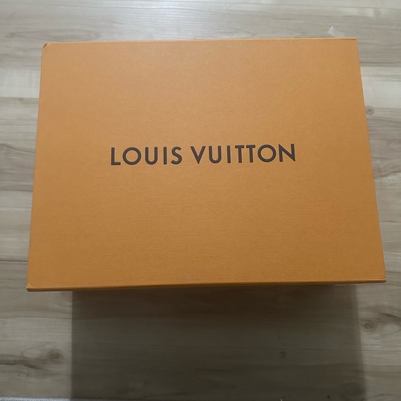 Authentic Louis Vuitton Black Leather Shake Ankle Boots with Gold Accent Size 37 - Picture 6 of 6